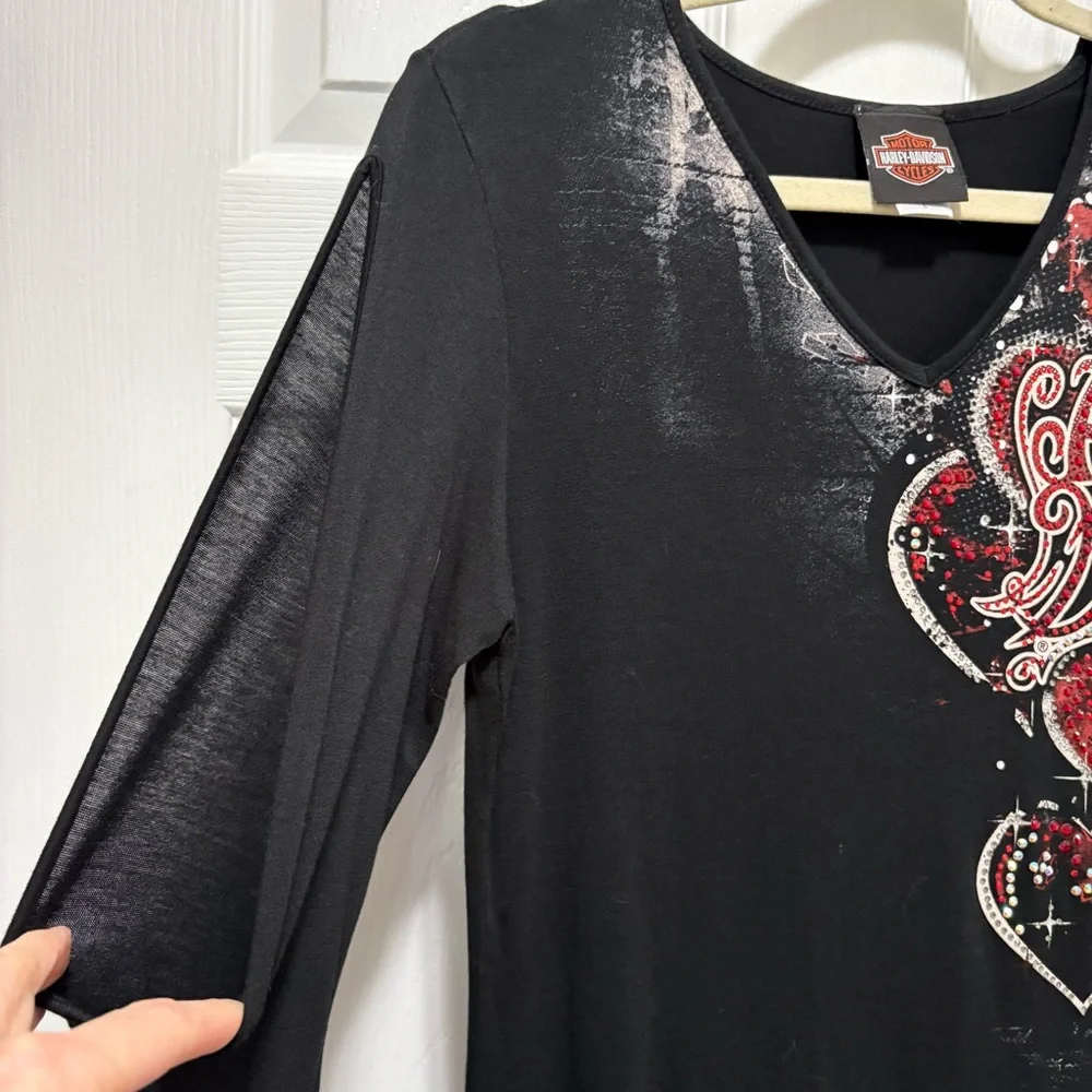 Harley-Davidson Black Long-Sleeve V-Neck Top with Red Heart Embellishments Y2K - Picture 6 of 15